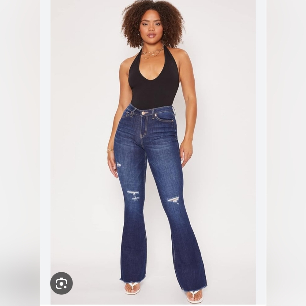 YMI Women's High Rise Flare Jeans With Frayed Hem 13/31